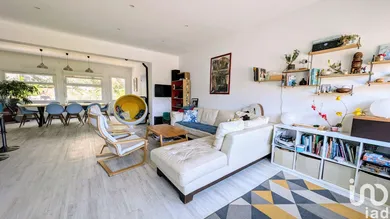 Commercial at VANNES (56000)