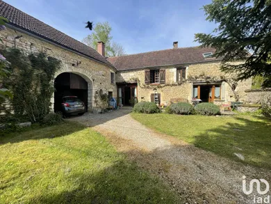 House at MÉLISEY (89430)