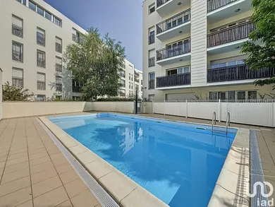 Appartement à BORDEAUX (33300)