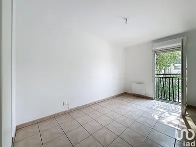 Apartment in BORDEAUX (33300)