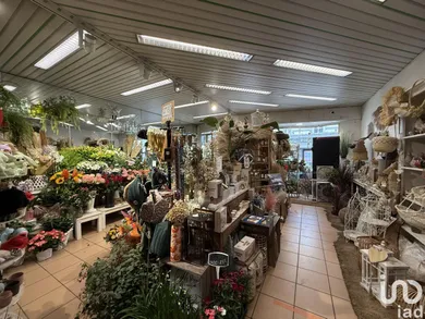 Commercial in ÉTRÉPAGNY (17150)