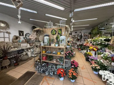 Commercial in ÉTRÉPAGNY (17150)