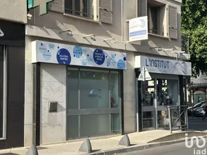 Boutique/Local commercial à SORGUES (84700)