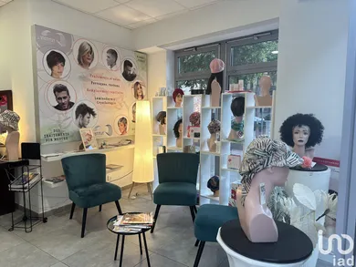 Boutique/Local commercial à SORGUES (84700)