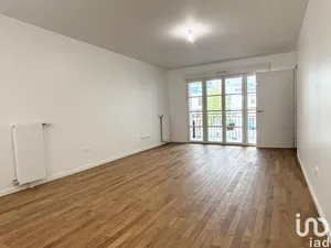 Apartment at LE PLESSIS-ROBINSON (92350)