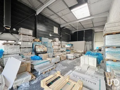 Boutique/Local commercial à VILLECRESNES (94440)