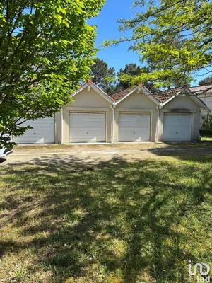 Parking à SOULAC-SUR-MER (33780)