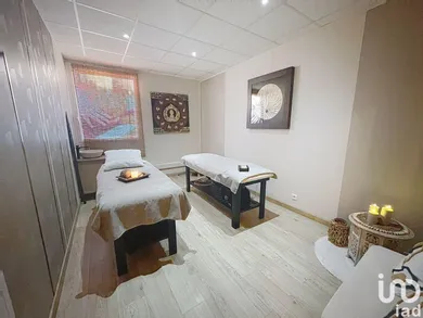 Commercial at FRÉJUS (83600)