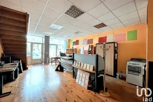 Commercial walls at TRIE-CHÂTEAU (60590)