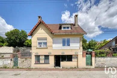 Commercial walls at JUZIERS (78820)