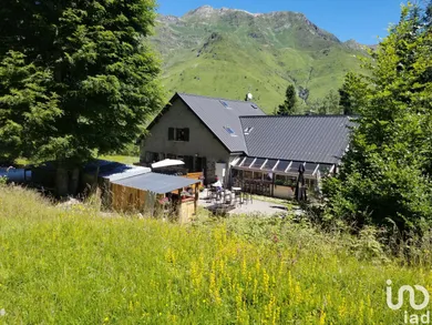 Commercial walls at BARÈGES (65120)