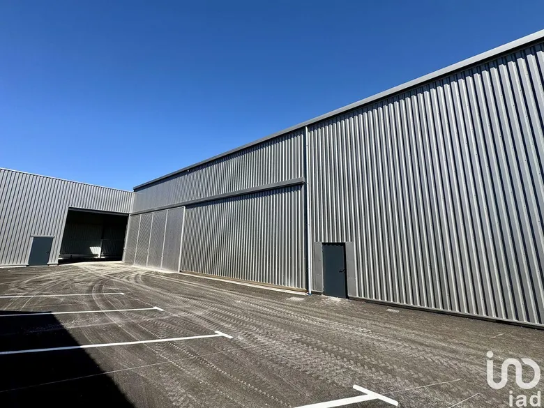 Local commercial 500 m² · à Orange · 500 m² · 3 990 €/mois
