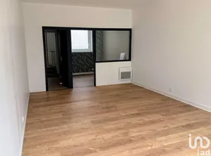 Commercial at LA ROCHE-SUR-YON (85000)