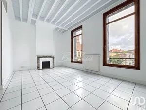Apartment at BORDEAUX (33100)