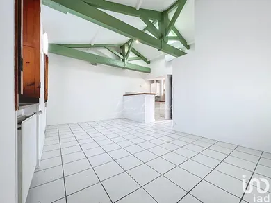 Apartment at BORDEAUX (33100)