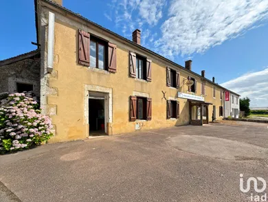 Commercial walls at SAINTS-EN-PUISAYE (89520)