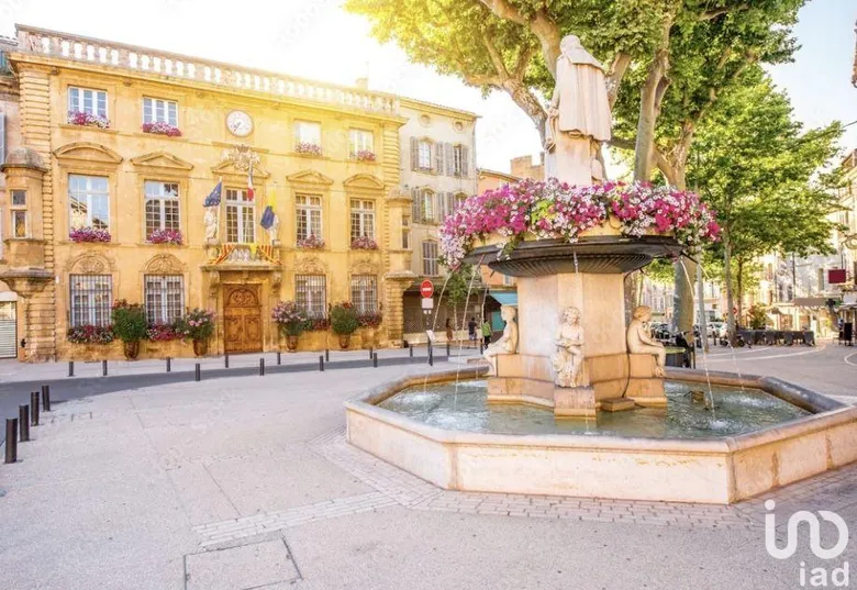 Restaurant à SALON-DE-PROVENCE (13300) · 200 m² · 110 000 €