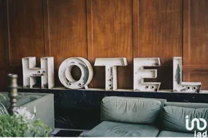 Hôtel à FLEURINES (60700)