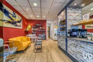 Commercial at COULOMMIERS (77120)