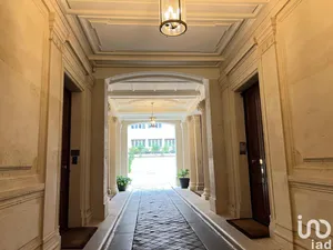 Office at PARIS (75008)