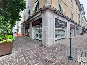 Commercial at BOURG-EN-BRESSE (01000)