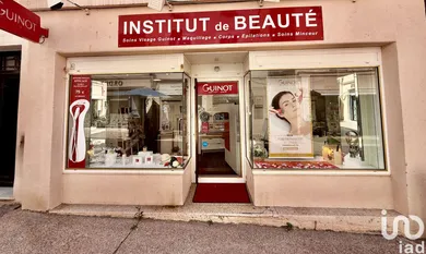 Commercial at FRÉJUS (83600)