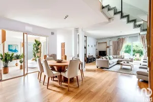 House at CHAVILLE (92370)