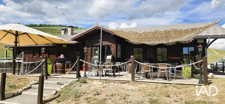 Local commercial 3 pièces 157 m² · à Valberg · 157 m² · 270 000 €