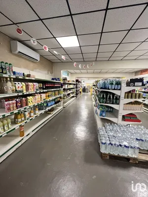 Commercial at FRÉJUS (83600)