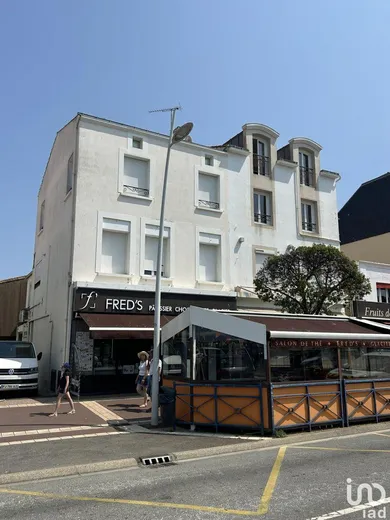 Boutique/Local commercial à SAINT-GILLES-CROIX-DE-VIE (85800)