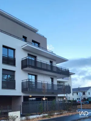 Apartment in SAINT-BARTHÉLEMY-D'ANJOU (49124)