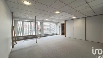 Commercial in PAU (64000)