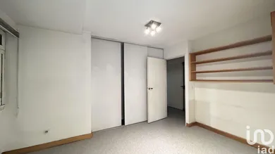 Commercial in PAU (64000)
