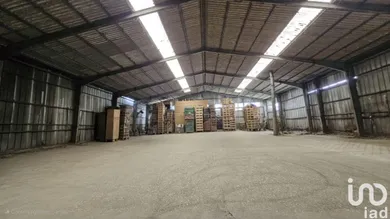 Murs commerciaux à VILLEVOQUES (45700)