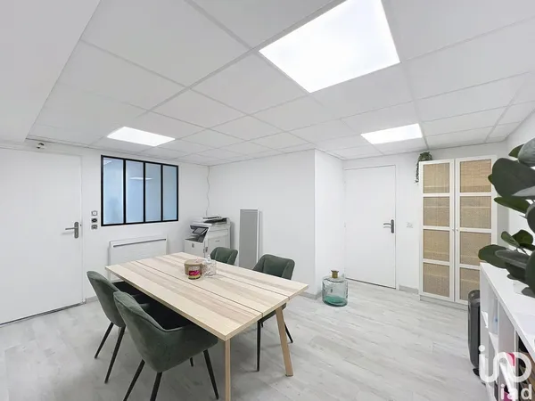 Bureaux à LÉSIGNY (77150) photo 2