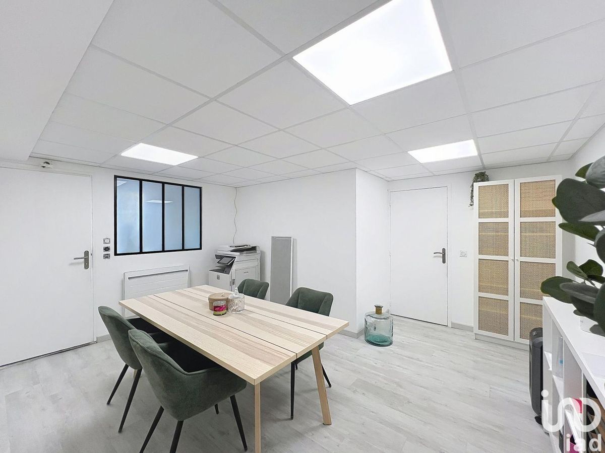 Bureaux de 20 m² à LÉSIGNY (77150)