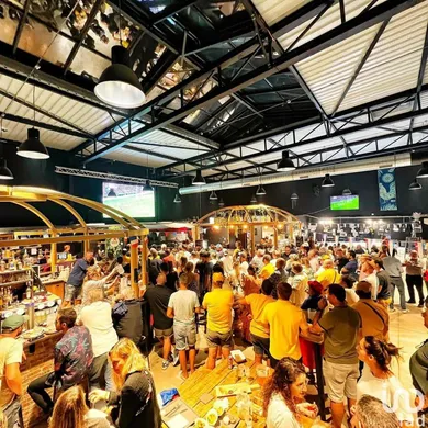 Bar-brasserie in BAGNOLS-SUR-CÈZE (30200)
