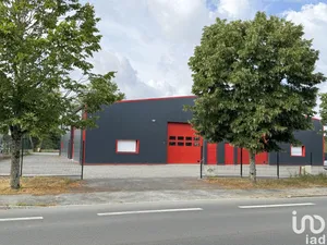 Commercial walls in POMPAIRE (79200)