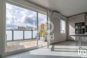 Appartement à CHARBONNIÈRES-LES-BAINS (69260)