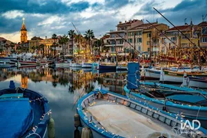 Boutique/Local commercial à SANARY-SUR-MER (83110)