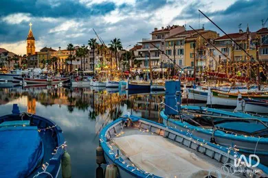 Boutique/Local commercial à SANARY-SUR-MER (83110)