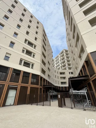 Apartment at BORDEAUX (33100)