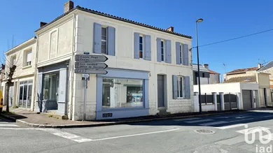Boutique/Local commercial à FOURAS (17450)
