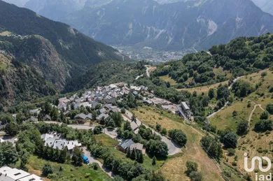 Appartement à L'ALPE D'HUEZ (38750)