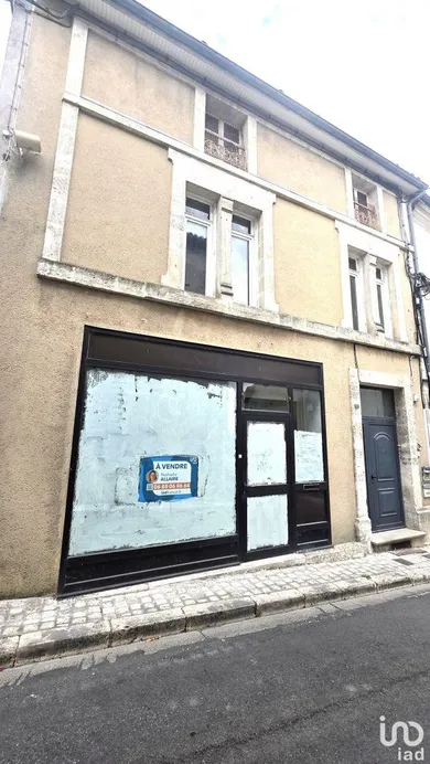 Commercial walls at BARBEZIEUX-SAINT-HILAIRE (16300)