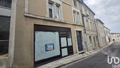 Commercial walls in BARBEZIEUX-SAINT-HILAIRE (16300)