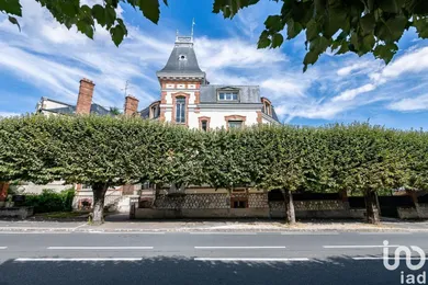 Bureaux à FONTAINEBLEAU (77300)