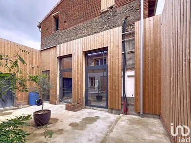 Commercial in CORNEBARRIEU (31700)