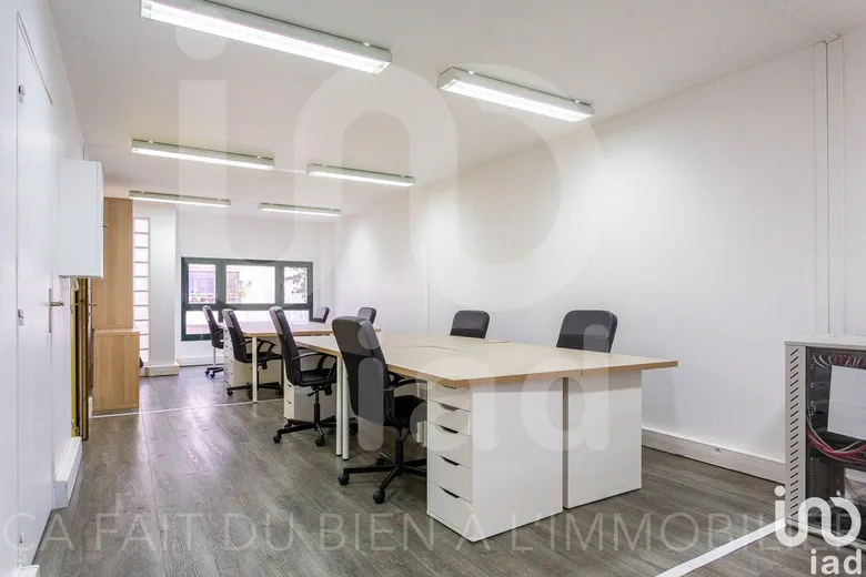 Local commercial 70 m² · à Paris · 70 m² · 2 300 €/mois