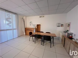 Commercial walls at ARLES (13200)